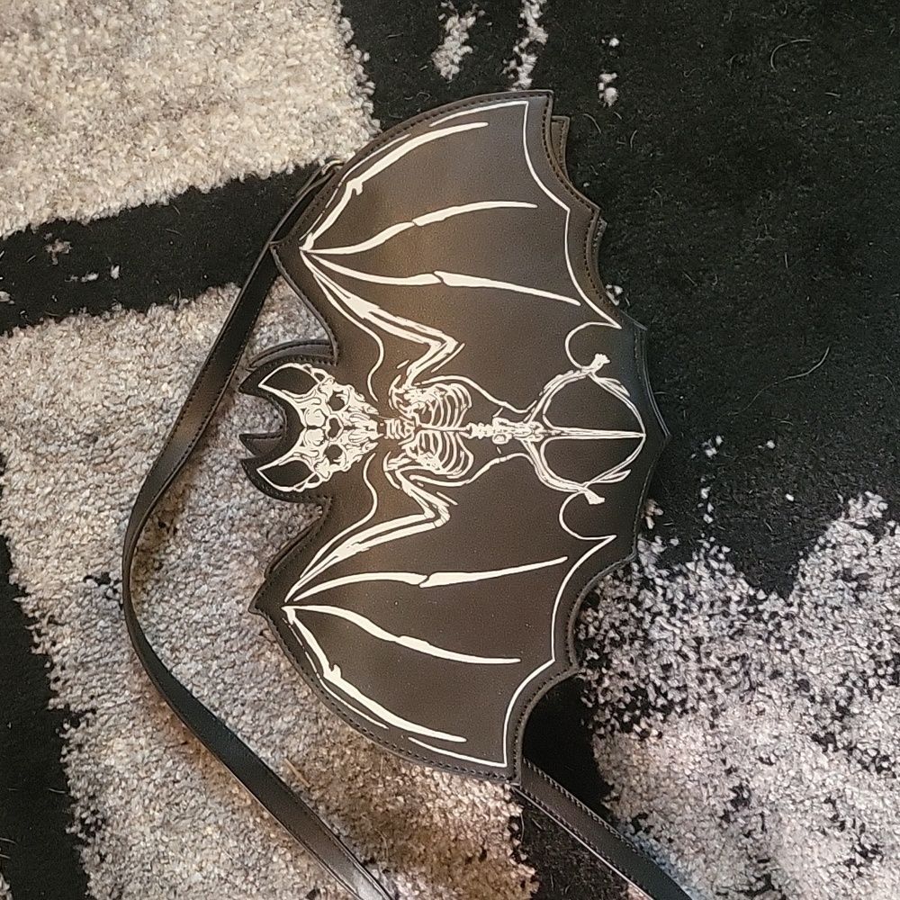 Bat purse